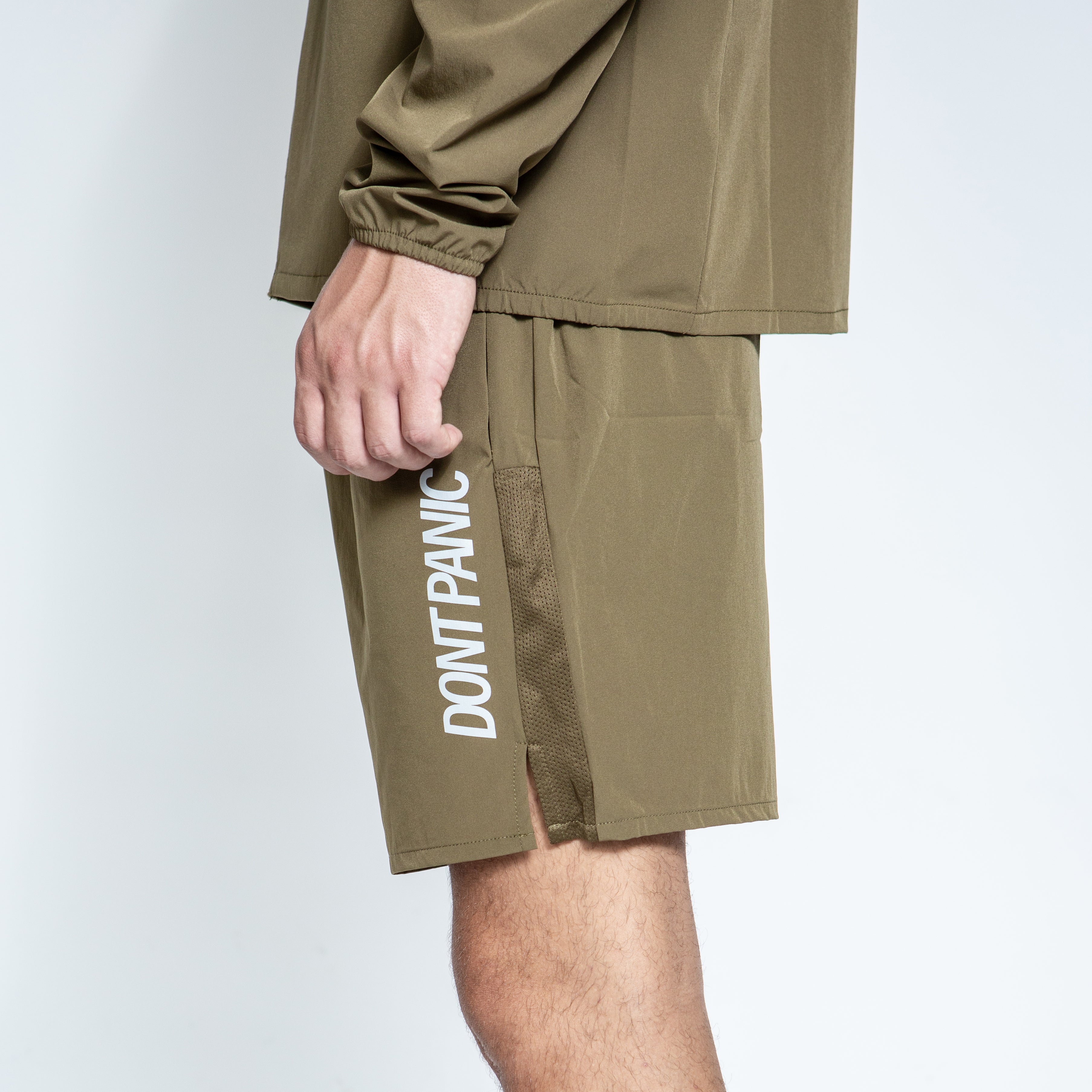 DONT PANIC SPORTS SHORTS GREEN